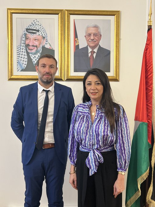 RoseLouise48520's tweet photo. @lodeonfrederic #Tsahal a dû avoir ordre d'arrêter ce pro Hamas et ami des islamistes du #FPLP et de #MAbbas qui se réjouissait du pogrom du 7/10/23 ! Avec le livre de #OSouleimane, nous allons en apprendre sur les #Lfistes ; pas étonnant que #Mélenchon veut bloquer la parution ! https://t.co/OJvNL44R88