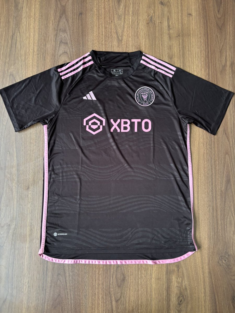 thriftedthrvds's tweet image. Size: XL (fits large)
Condition: 10/10
Price: ¢200