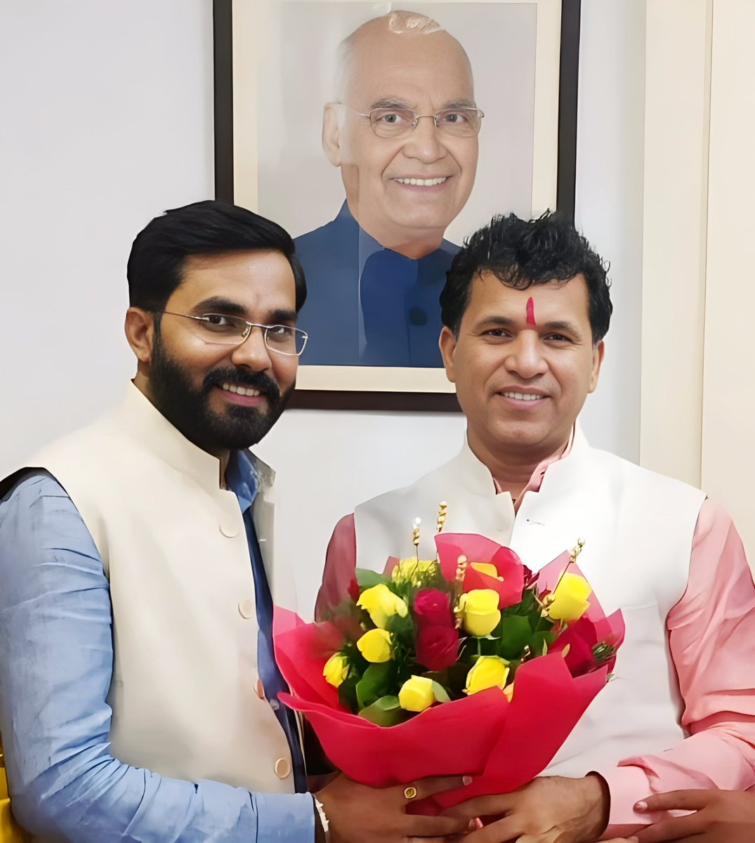 पूर्व केंद्रीय कृषि राज्यमंत्री श्री <a href="/KailashBaytu/">Kailash Choudhary</a> जी को जन्मदिन की हार्दिक बधाई एवं शुभकामनाएं।
आपके उत्तम स्वास्थ्य की मंगलकामना करता हूं।