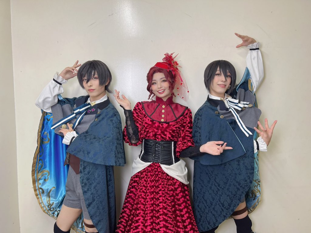 舞台『魔法使いの約束』きみに花を、空に魔法を　前編

本日2公演、ありがとうございました🌹

スノウさんとホワイトさんと！

#まほステ