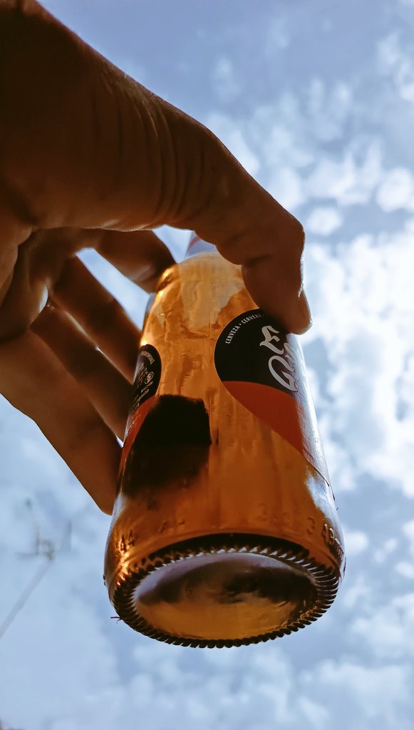 Con todo el racimo sudado les digo, a la salud de ustedes ! 🍇🤠