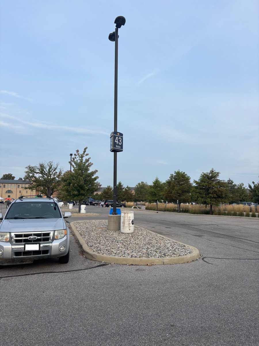 Goooooood Morning Sports Fans!!

What a beautiful day for a tailgate. You know we're not missing it.

Come hang out with the team today at Notre Dame Stadium at Pole 43 in Walsh Architecture lot directly south of the stadium.

We'll see you there!

#GoIrish #notredamefootball