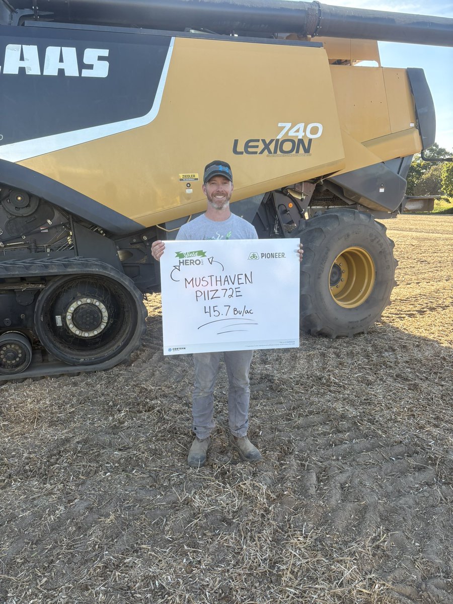 Pleasantly surprised with the yield given the lack of rainfall durning the growing season <a href="/Musthavenfarms/">Craig Mustard</a> <a href="/PioneerSeedsCA/">Pioneer Seeds Canada</a> #YieldHeroEast