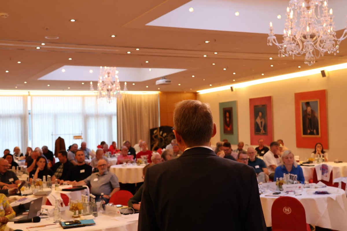 💪 Die Ehrenamtskonferenz des @dgb_bayern war ein voller Erfolg!

Themen:
💼 Gute Arbeit
⚖️ Soziale Gerechtigkeit
🌱 Starke Kommunen
🛡️ Demokratie stärken

Danke an alle Ehrenamtlichen, die mitgestaltet haben! ✨

#Ehrenamt #DGB #BollwerkDemokratie