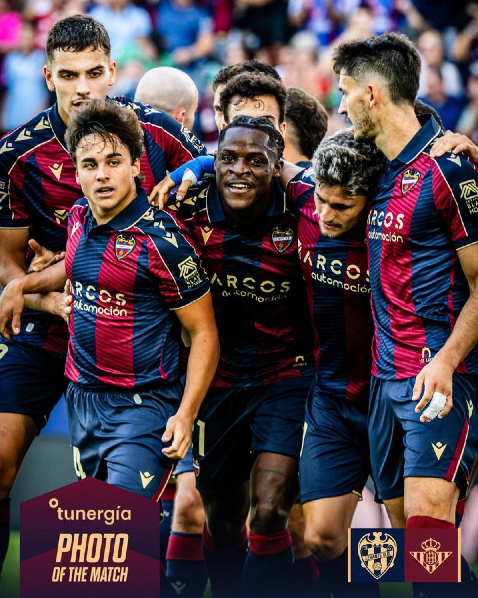 🇨🇲⚽️ La primera que tuvo, para dentro. Este Levante tiene más opciones de salvarse con Etta Eyong. Qué barbaridad de remate.