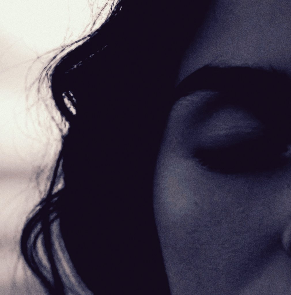 dieleserin2's tweet image. &quot;Her face 
was the place 
where my eyes 
felt most 

at home.&quot;

#PaulAuster
#MoonPalace