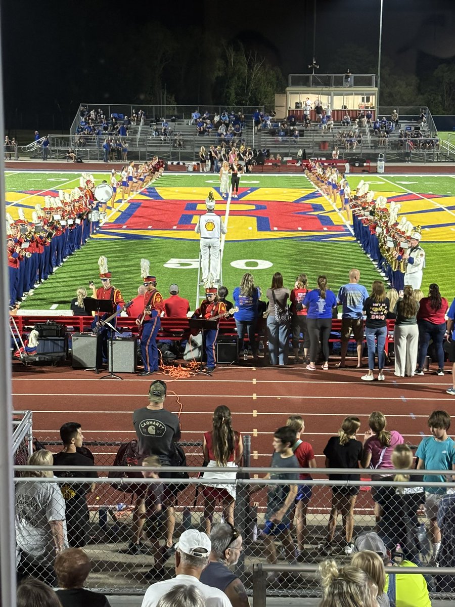 Awesome atmosphere on Friday as we continued to Shell-a-brate our HOCO Week! 
🔴 Seniors won the Spirit Stick
🌸 our Royal Bloom HOCO Court was recognized
🎼 Our <a href="/RHS_Shells/">Roxana High School</a> Band was honored
🏈 <a href="/RoxanaShells/">Roxana Shells Football</a> played hard &amp; left it all out there (L 34-29)
#GoShells