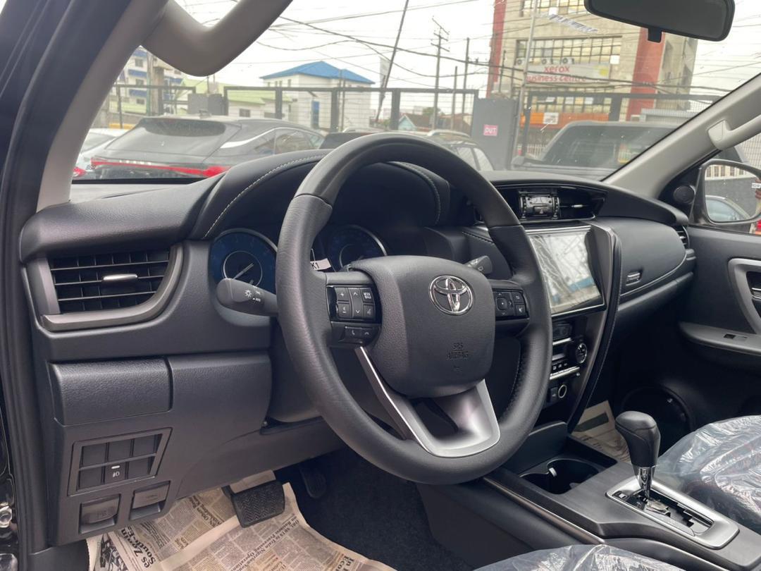 calebautos's tweet photo. 2025
Toyota Fortuner 
Brand-New. Full-Duty 
#95M
Lagos
📞08169802279 WhatsApp Or DM 

Kindly Repost for Customers 
#AbujaTwitterCommunity #Lagos nicebrest seyi MetaMask #EPL https://t.co/lyTUWcNq6b