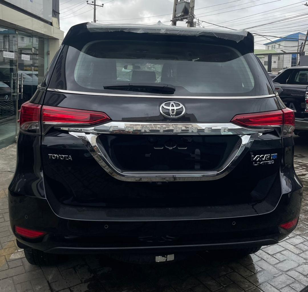 calebautos's tweet photo. 2025
Toyota Fortuner 
Brand-New. Full-Duty 
#95M
Lagos
📞08169802279 WhatsApp Or DM 

Kindly Repost for Customers 
#AbujaTwitterCommunity #Lagos nicebrest seyi MetaMask #EPL https://t.co/lyTUWcNq6b