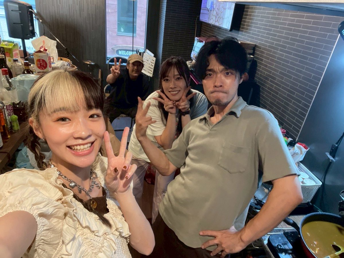 komaiumeno's tweet photo. 大阪心斎橋「夜を灯して」にて✨

足を運んでくださったみなさんありがとうございました❣️

お久しぶりのもんりぃさん😊
本当にお会いできて嬉しかった！！！

企画してくれた紅音ちゃん！
無睡で作ってくれたてっちゃんカレー🍛
どこを切り取っても楽しい時間でした✨

ありがとう、ありがとう。 https://t.co/TrKABay2ri