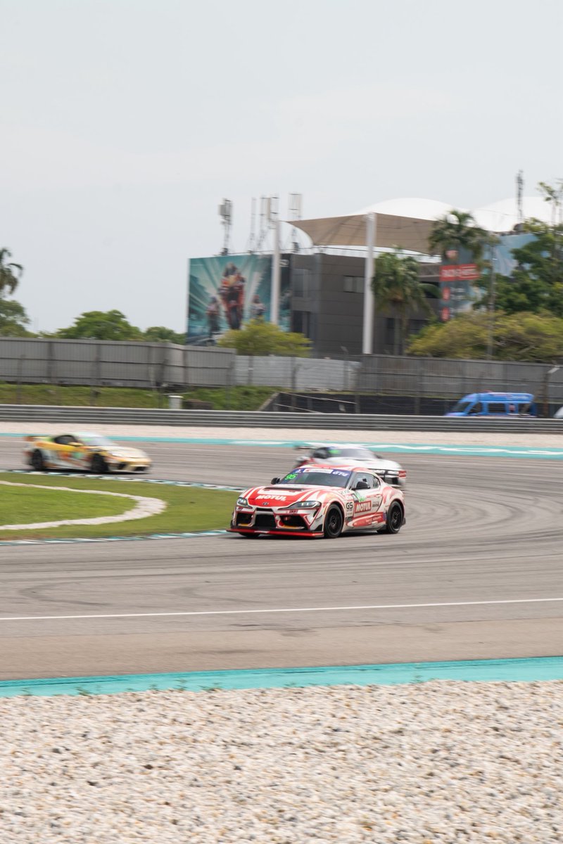 今週はGTに帯同せずマレーシアに来てます。🇲🇾

予選はまとめることができて何とかポール取れたのですが、レースは全くペースがなく6位、、

GTの方はMAXサクセスウエイトながら予選5位！

両方応援お願いします🙂‍↕️