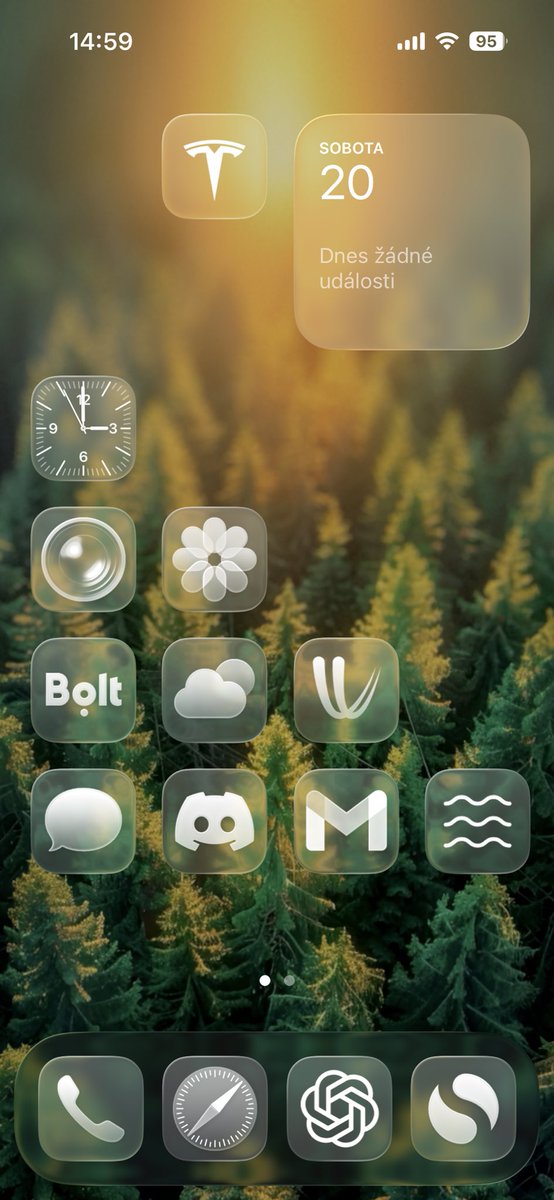 Jak vypadá vaše nová iOS 26 plocha?

Po 4 dnech se mi podařilo najít něco, co vypada oukej pro mé oko. Ale flat design mi stejně vyhovoval více. Mám rád minimalismus.