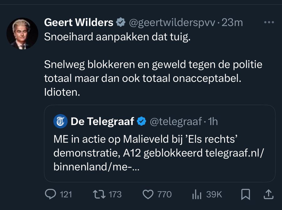 (#elsfest #elsrechts Els Rechts #Malieveld Malieveld politie #politie #demonstratie)

Iets met “voor de bühne” 

Het zijn JOUW IDIOTEN!  
Het is JOUW KLIMAAT!