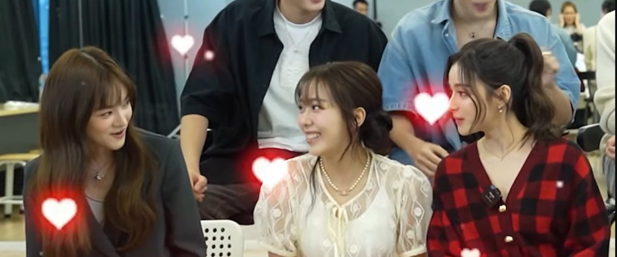 สาวๆแก๊งลูกเต๋าสวยกันหมดจริงๆ มองเพลินทุกคนเลย ความสดใสท่ามกลางความเครียด 🥹💗👭👭

ROLL THE DICE WITH SOSAT
#TheDarkDiceSeriesXSosat