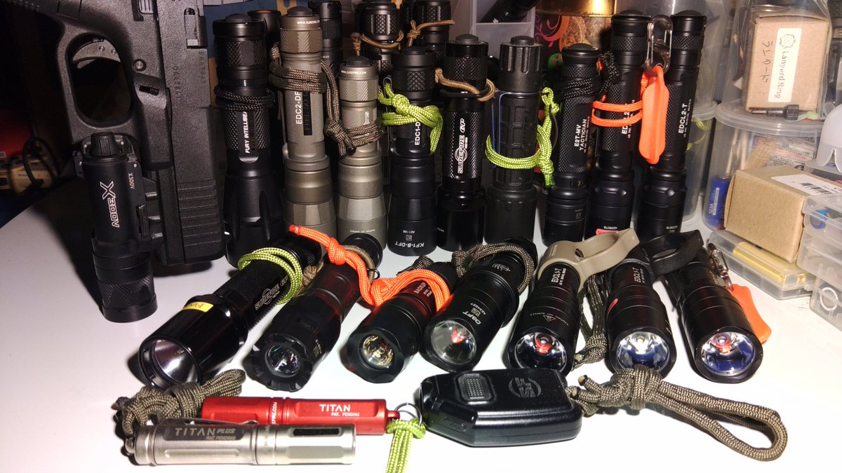feel_so_good_gr's tweet image. 片付けついでにメーカー別に集合写真✨🔦
#Elzetta
#STREAMLIGHT
#SUREFIRE
#Weltool