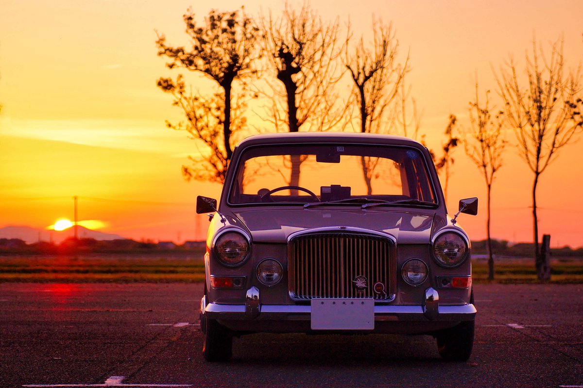 今晩は。夕暮れに佇むクラシックカー。オーナー様に撮影と掲載の許可をいただきました。夕日に照らされた姿は、時を超えて輝く美しさがあり、心を打たれました。
#写真好きな人と繋がりたい