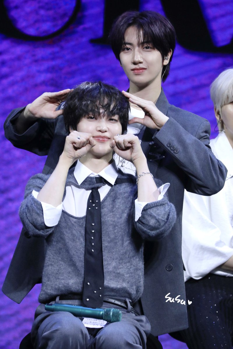 250920 상하이팬미팅/

🐶🐶x2

#형준 #HYEONGJUN #원진 #WONJIN  #함원진  #크래비티 #CRAVITY