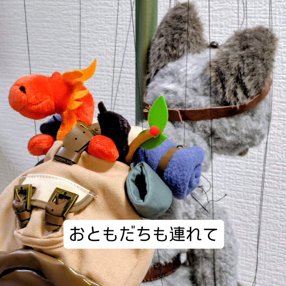 rokka_skunk's tweet photo. うちのネコ　お出かけ準備完了です
チョイとアサヒカワ行ってきます！

#モンハン #アイルー #マリオネット #ネコスタグラム　#アルクロニクル冒険譚3 #アルクロ #monsterhunter #marionette #cat #catstagram_japan #dragon #スチームパンク #steampunk #adventure #名前はまだない https://t.co/fqyRnIHR3N