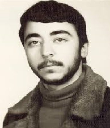 از محبوب ترین راهها به خدا دو قطره است، قطره اشکی در دل شب و قطره خونی که در راه خدا می ریزد.
#هجده_هزار_قهرمان
#هجده_هزار_کاوه