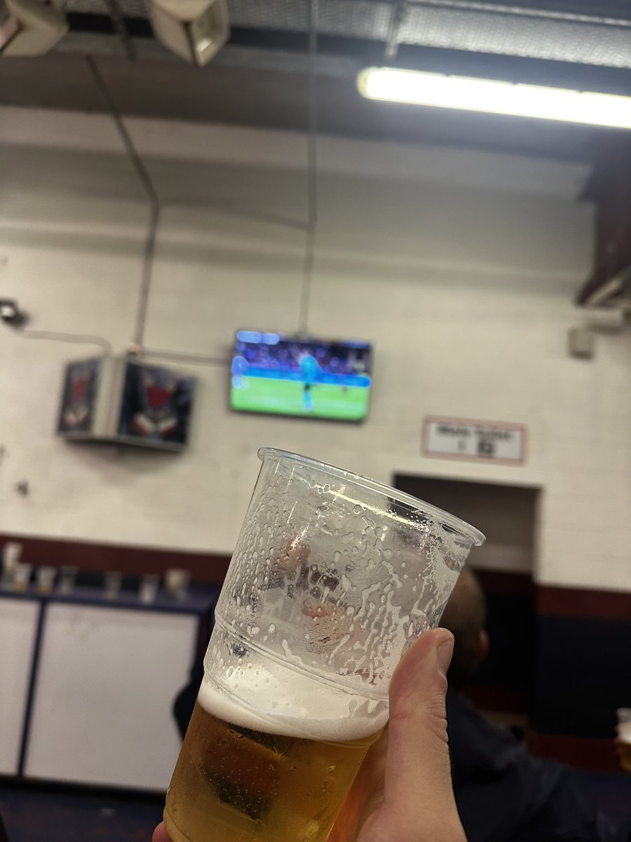 Tics away aha aha #wafc