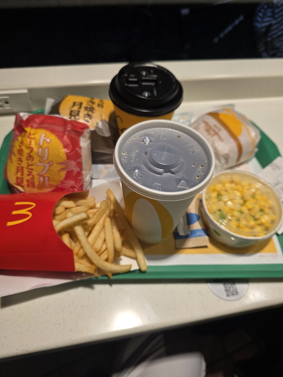 帰ると言った筈がマックを食べて帰る事に！！食べるぞ！！食べるぞ！！