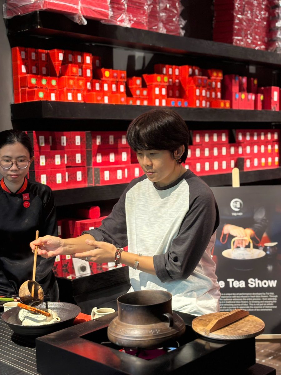 traviet's tweet photo. 🌿✨ A Unique Experience with Trà Việt ✨🌿
It’s more than just drinking tea — it’s a cultural journey, connecting people and sharing the essence of Vietnamese tea with friends from around the world. 🌏❤️
#TraViet #TeaExperience #VietnameseTea #CulturalJourney #TraditionalTea https://t.co/MmmBsc6hAT
