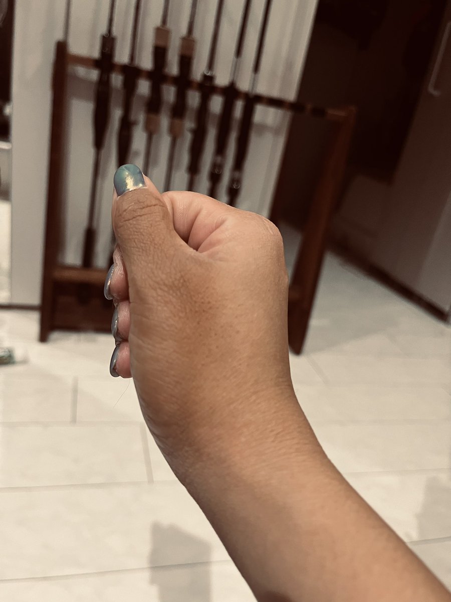 真っ黒に日焼けした親指！

久しぶりに癒されたくて覗きに来たボードゲーム業界は平和でほっこり☺️

みんな幸せであれ〜！！