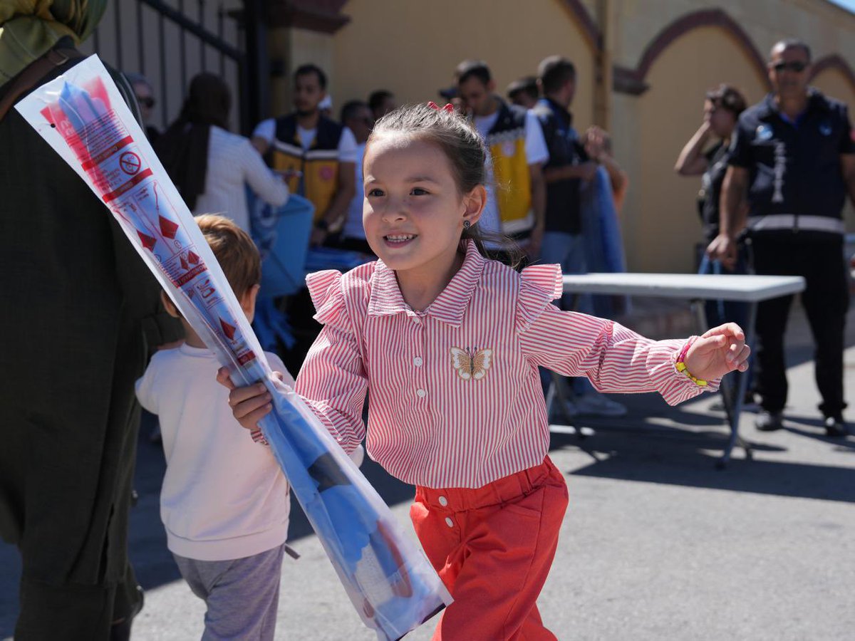 etimesgutbld's tweet photo. Hareketin, sağlığın ve birlikte olmanın mutluluğunu bizlerle paylaşıp etkinliklerimize katılım gösteren tüm vatandaşlarımıza teşekkür ediyoruz.🚶‍♀️🚴‍♂️🪁

#MobilityWeek
#Mobility4Everyone
#HerkesİçinHareketlilik
#ŞehriBirlikteYaşayalım
#TBB
#EtimesgutBelediyesi
#PedalÇevirİlçeyiDeğiştir
#İlçeninRitmiPedalda
#SürdürülebilirUlaşım