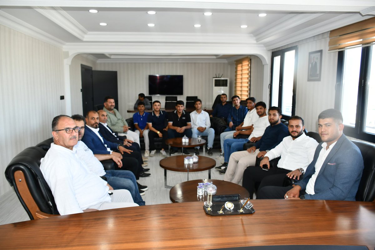 📍AK PARTİ EYYÜBİYE İLÇE BAŞKANLIĞI

Hakimdede Mahalle Başkanı Nurullah Felhan ve Mahalle yönetimi, İlçe Başkanımız Süleyman Elgün’ü ve İlçe Yönetim Kurulu Üylerimizi ziyaret ettiler.

Çalışmalarında başarılar diler, nazik ziyaretlerinden ötürü teşekkür ediyoruz.