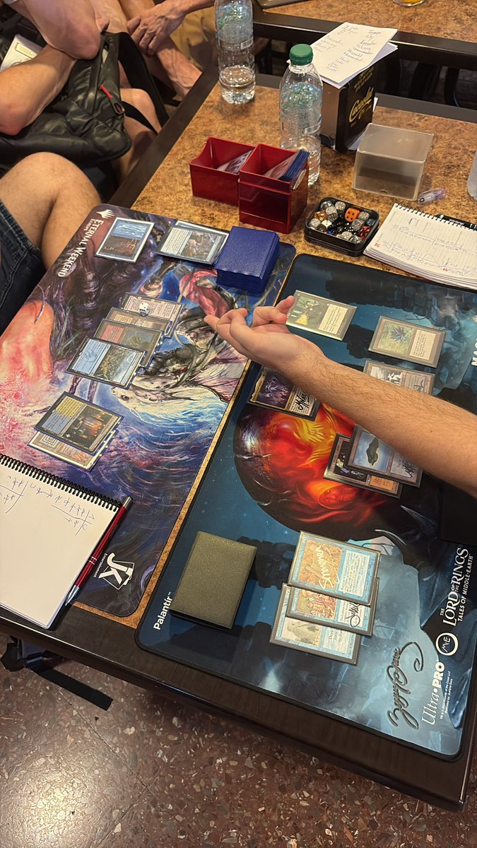 tassoraptus's tweet image. Waiting to play the final here at Catalan Vintage League 16 pp.
Always with my belowed BUG 🥰
Final would be hard: Oath or Lurrus PO played by a real strong player 🤞
@WoodedTeam 

#Vintage #BUG #EW