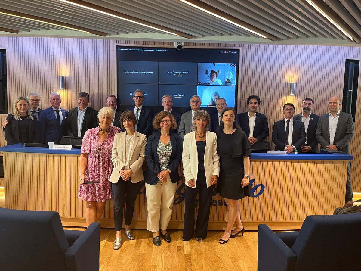 Samuel Deguara (@samuel_deguara) on Twitter photo Si #Rome est la « ville éternelle » c’est aussi celle du futur de l’🇪🇺 avec la présentation hier de la candidature de Davide Galli 🇮🇹 à la présidence de <a href="/SMEunited/">SMEunited</a>, une candidature issue de l’artisanat et soutenue par <a href="/confartigianato/">Confartigianato</a>, <a href="/cnanazionale/">CNA</a> <a href="/ZDH_news/">ZDH_Handwerk</a> et <a href="/CMAFrance_/">CMA France</a> 🚀 Si #Rome est la « ville éternelle » c’est aussi celle du futur de l’🇪🇺 avec la présentation hier de la candidature de Davide Galli 🇮🇹 à la présidence de <a href="/SMEunited/">SMEunited</a>, une candidature issue de l’artisanat et soutenue par <a href="/confartigianato/">Confartigianato</a>, <a href="/cnanazionale/">CNA</a> <a href="/ZDH_news/">ZDH_Handwerk</a> et <a href="/CMAFrance_/">CMA France</a> 🚀