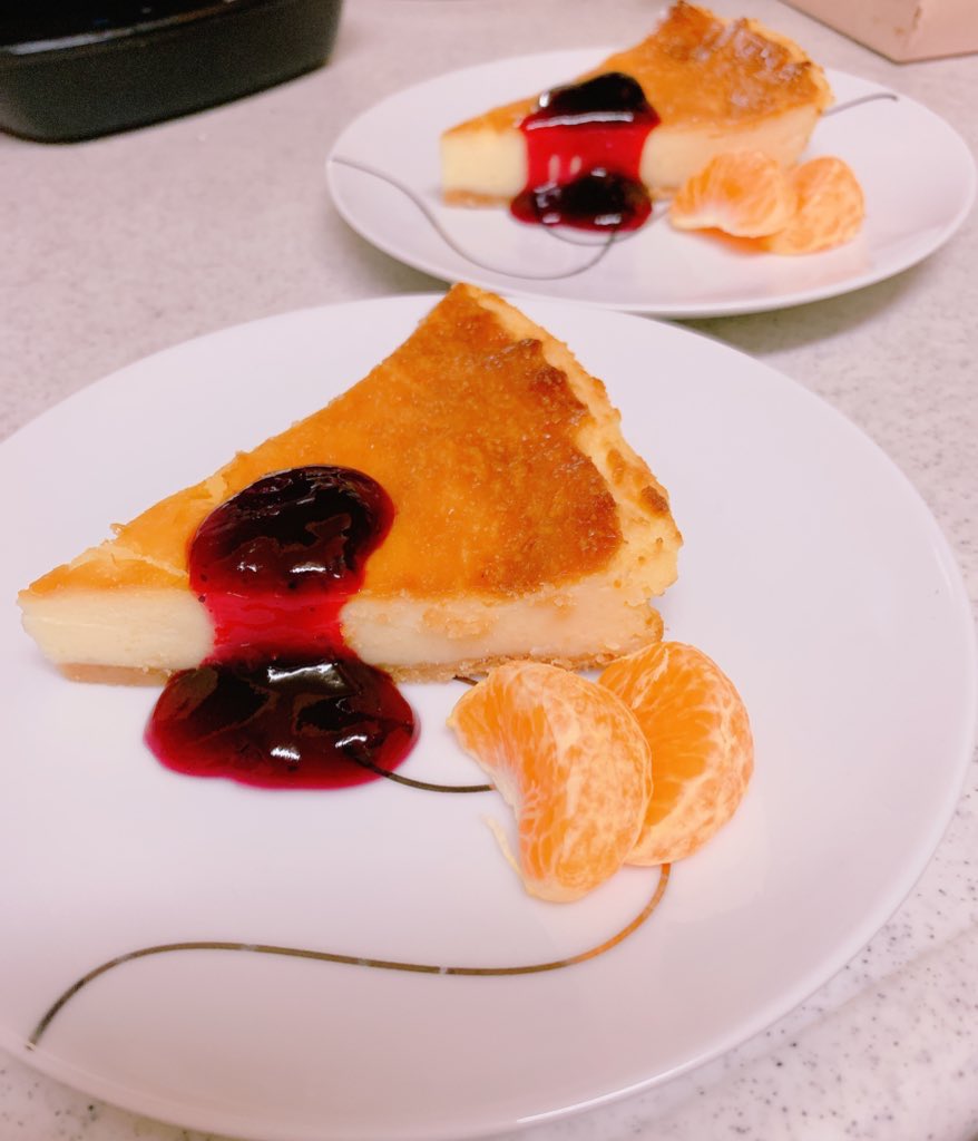 産まれて初めて焼いたチーズケーキ美味すぎてテンション上がる✨