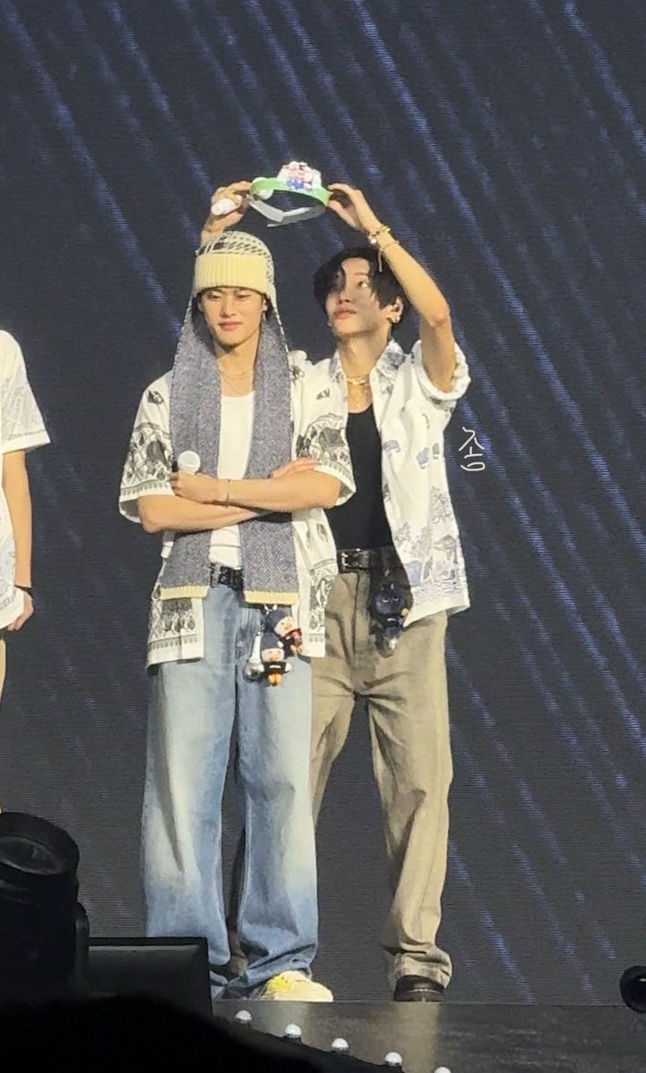 chuchyjong's tweet image. 250920 라이징 라우드 BKK

또리비니 🤴 

#소희 #SOHEE #원빈 #WONBIN #라이즈 #RIIZINGLOUDinKL