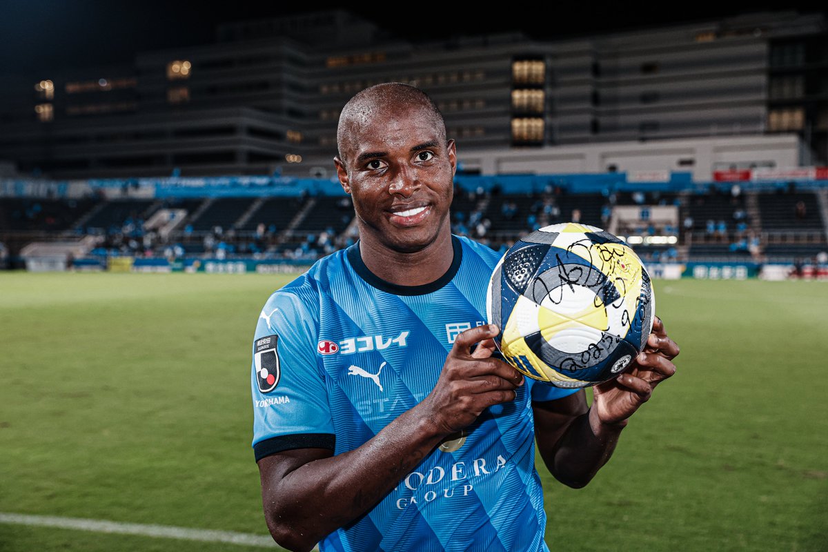 横浜FC ユニフォーム ゲームシャツ サイン入り サッカー L 横浜