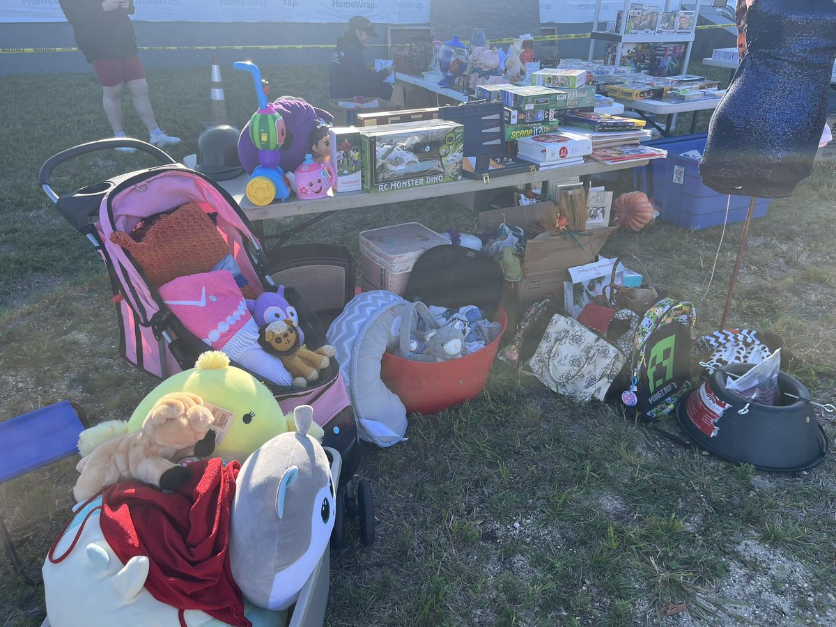 Nydia Peake (@senorapeakehtsd) on Twitter photo Our <a href="/HTSD_Kuser/">Kuser Elementary</a> staff is busy this Sat. 🌞! They are fundraising in collaboration w/our PTA for our Holiday Huggers Program! Planning, preparation, & commitment! Thank you team! You make our 🏫 the best place 2b! <a href="/WeAreHTSD/">WeAreHTSD</a> <a href="/LauraGeltch/">Laura Geltch</a> Our <a href="/HTSD_Kuser/">Kuser Elementary</a> staff is busy this Sat. 🌞! They are fundraising in collaboration w/our PTA for our Holiday Huggers Program! Planning, preparation, & commitment! Thank you team! You make our 🏫 the best place 2b! <a href="/WeAreHTSD/">WeAreHTSD</a> <a href="/LauraGeltch/">Laura Geltch</a>