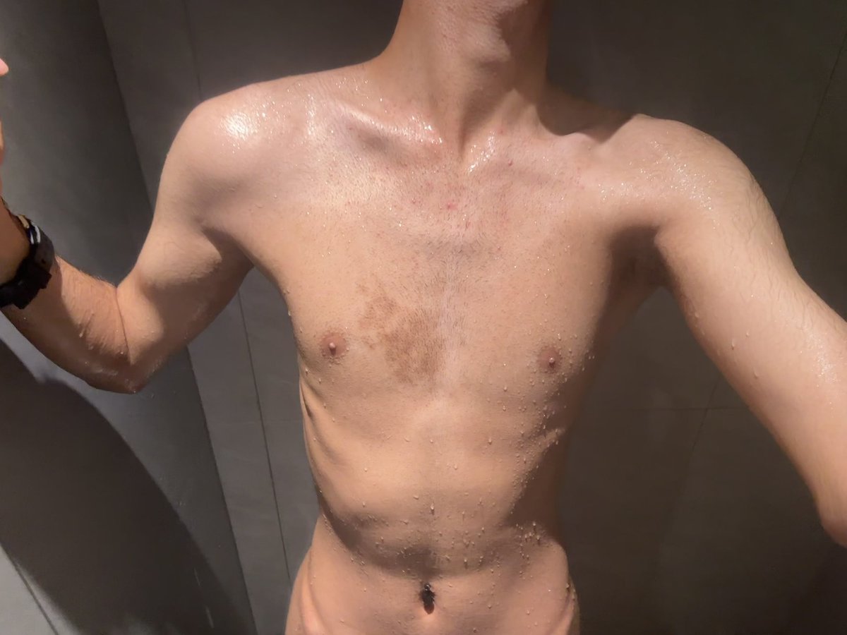 比猫困 tweet media