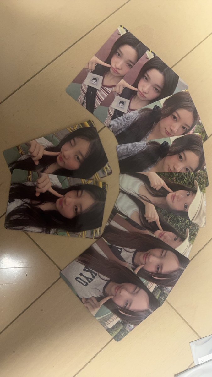 ラキドロってランダムなんだよね？？？
10枚買って全員2枚ずつ出たwww