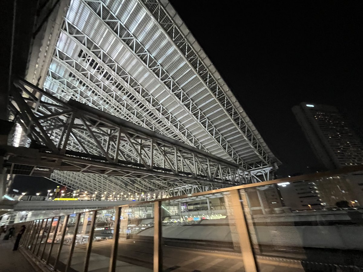 夜の梅田らしい写真