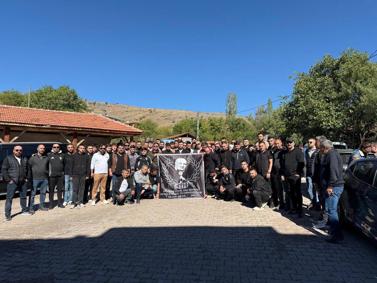 fthhnslvi's tweet photo. Can amcamizi bugün Çankırı'da defnettik mekanın cennet olsun Can amca. https://t.co/pXFRSZCccR