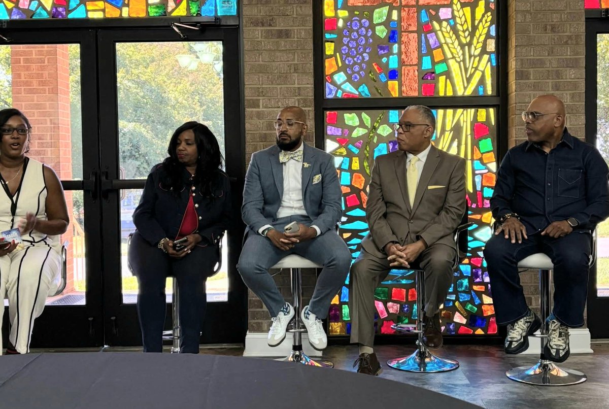 #THLS2025 experts recommended book list:
The Body Keeps the Score  Developing the Leader Within You 
The Color of Compromise 
The Culture Code 
The Energy Bust 
My Grandmother's Hands 
How to Win Friends and Influence People 
•Post Traumatic Slave Syndrome 
•Trauma and Race