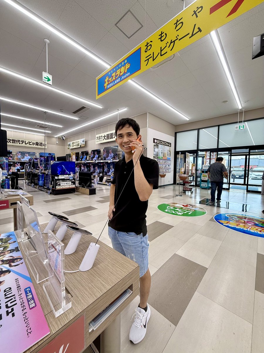 Ai biết cách xoá cái dây mắc ở đt kia không xoá giúp em để đăng fb sống ảo với ạ 😂
Nhân tiện nhờ anh chị em thả tim bài thi học kỳ lớp việt văn giúp em với nhé. 
Cám ơn mọi người nhiều. 

Chủ đề: Nếu chỉ còn 24 giờ để sống. 

—————————

Cuộc đời chỉ