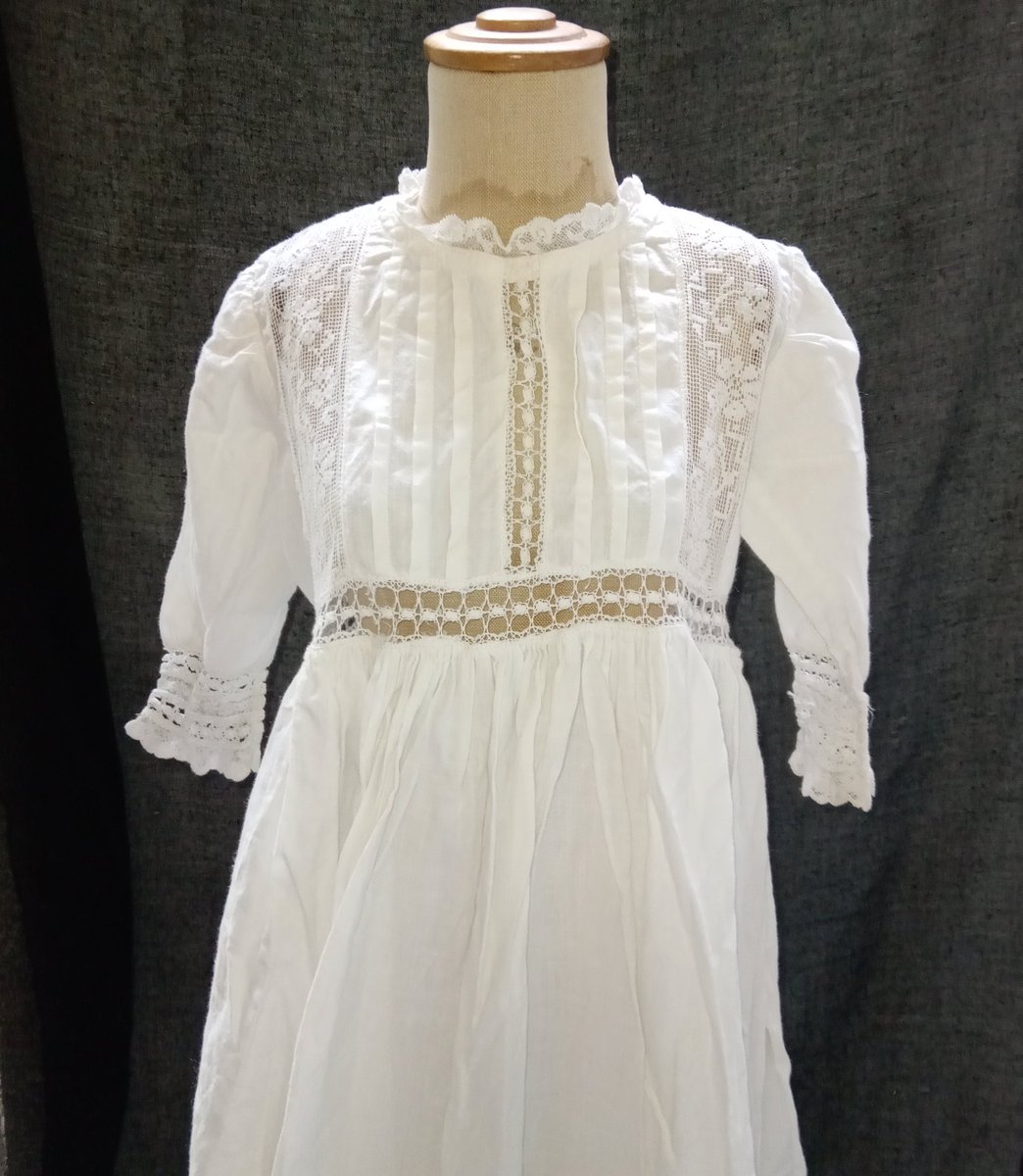 SilentTheatre1's tweet image. Deconstructing these beautiful christening gowns has given me the chance to see how well sewn they were. Not only are the sleeves french seamed the lace edge has been sewn within a 2mm margin. Very skilled work. #vintage #upcycle #reworking  #sewing
instagram.com/p/DO03ozoCDY7/…
