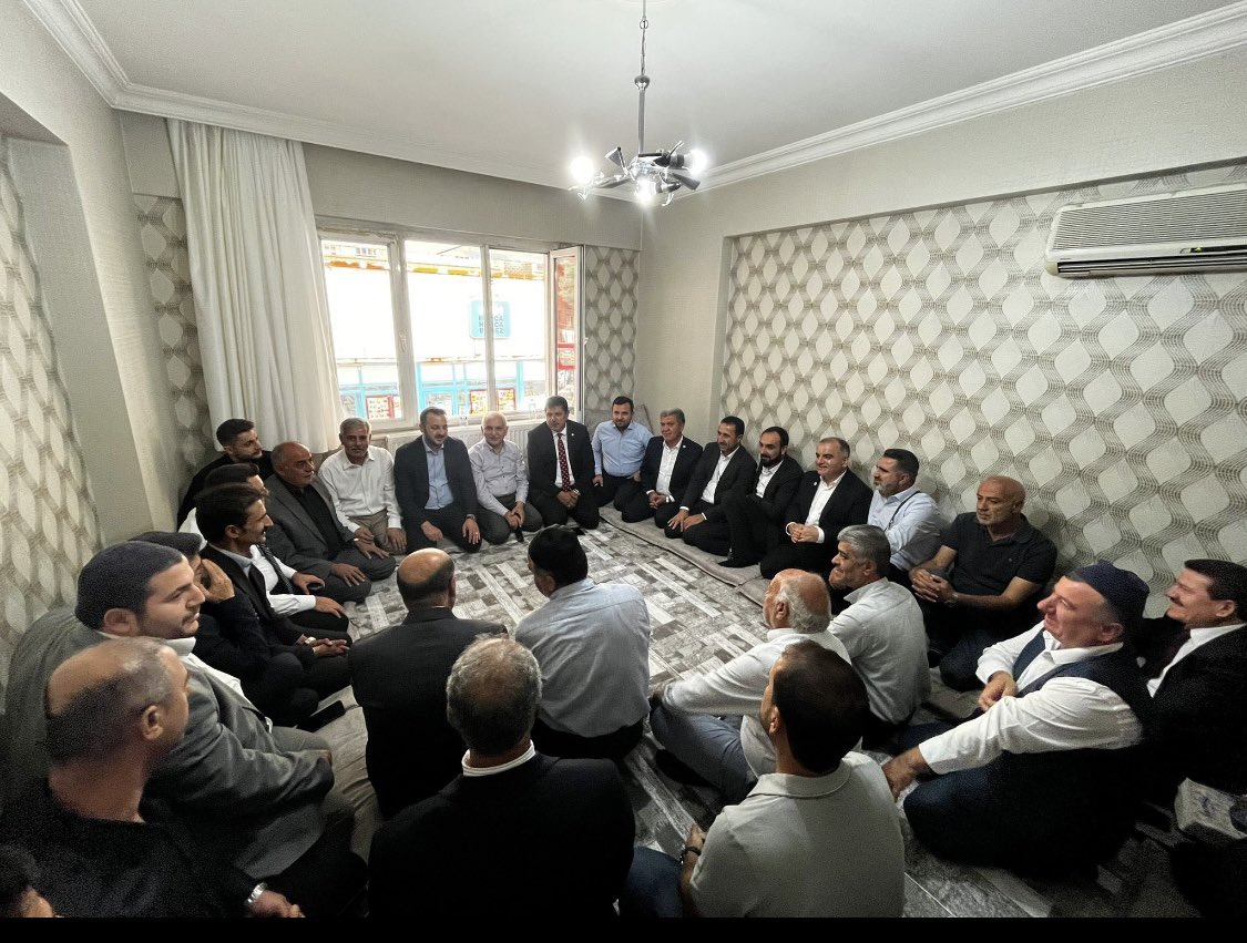 İl başkanımız av Bahri Caner Özturan Milletvekilimiz Sn. <a href="/mervangul56/">Mervan Gül</a>, Merkez İlçe Başkanımız Sn. <a href="/hikmetekin56/">Hikmet Ekin</a> ve teşkilatımızla birlikte bugün gerçekleştirilen Diva-Sen Siirt Şubesi 4. Olağan Kongresi’nde güven tazeleyen Mehmet Naci Özay ve yönetimine hayırlı olsun