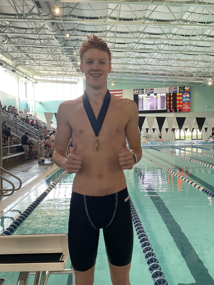 Graham Henderson drops 3 seconds from prelims and gets another win with a season best time of 50.44 in the 100 Back at the NKC Invitational!