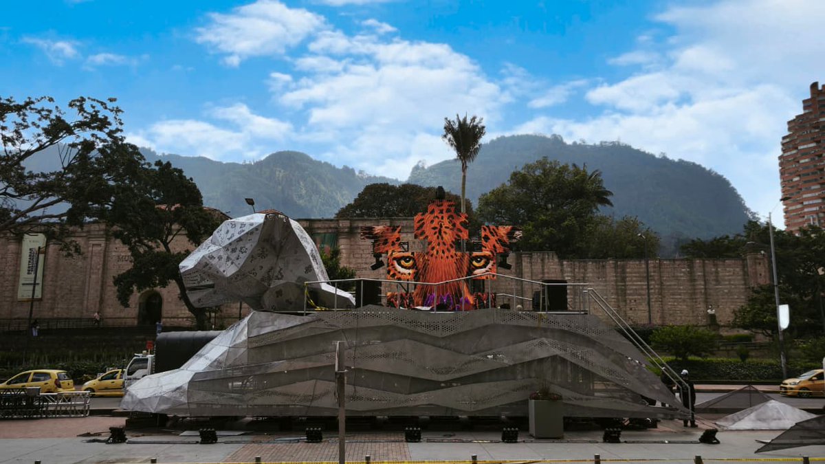 CulturaenBta's tweet image. ¡Una Jaguara despierta en Bogotá!

Muy pronto, la Estación Museo Nacional de @TransMilenio, será escenario de una majestuosa instalación que une arte, tecnología y naturaleza en un diálogo vibrante.

“Jaguara | Pensar Bonito” llega a la Bienal #BOG25 con Un_Fair Tequendama para…