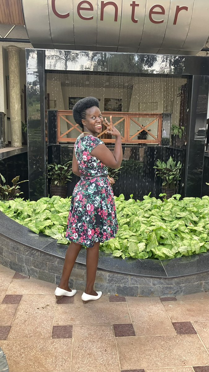 Today’s flowers 💐 goes to Mengo eye hospital. Let me tell you briefly what Mengo does for me and my patients.

Back in 2019, when I had a bad surgical complication (the lens I was trying to put fell into the vitreous cavity) I referred the Patient to Mengo and they did the