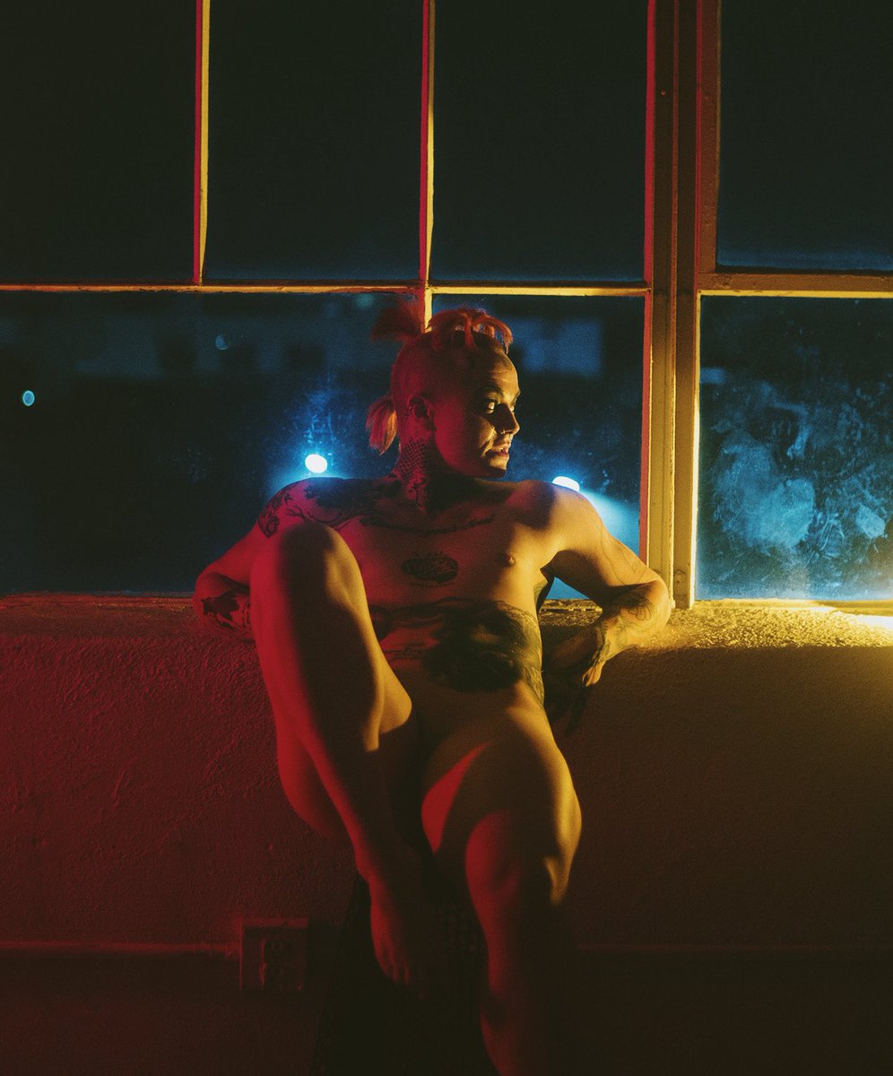 Drunk on my power, drooling with desire. Now worship ..