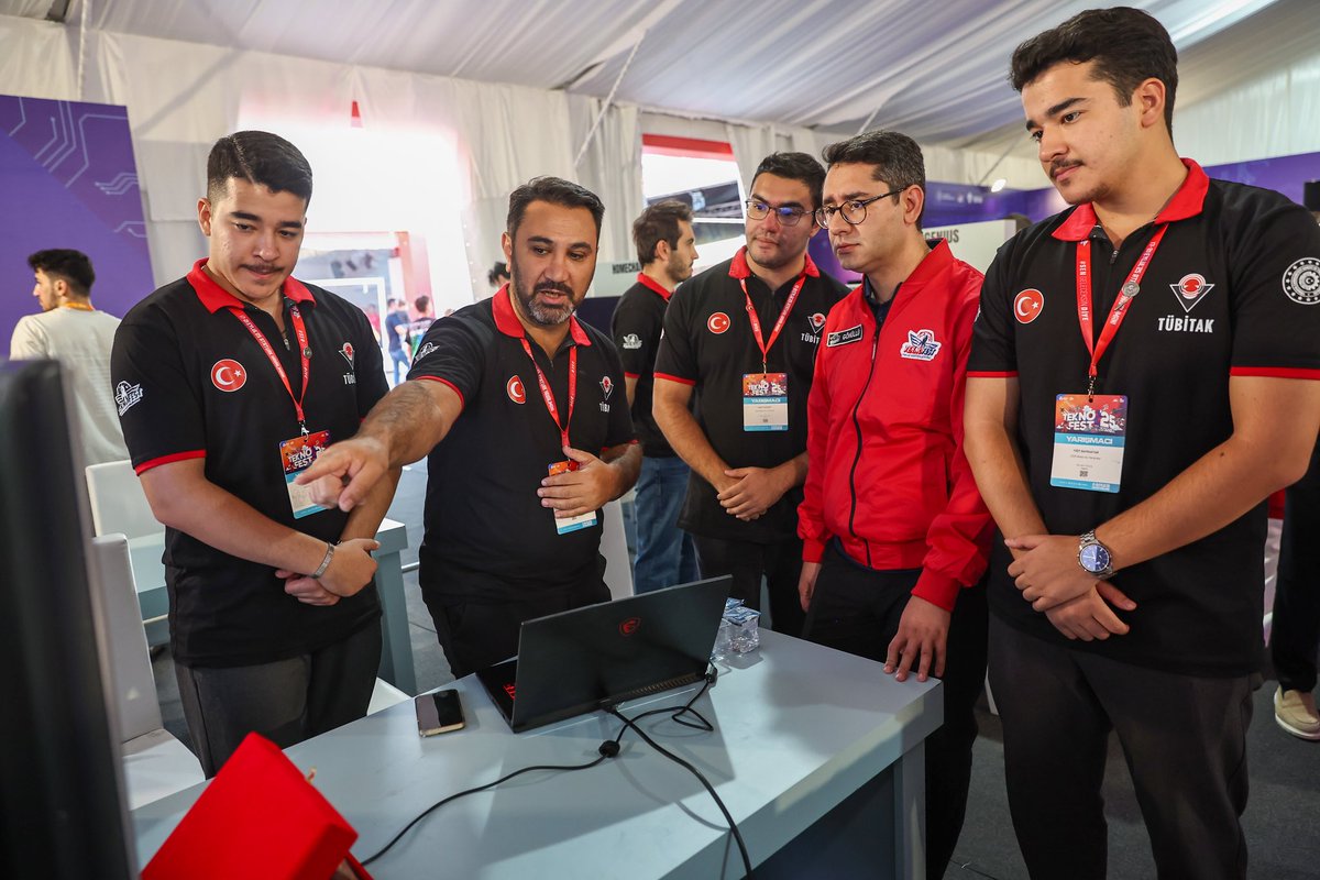 Dünyanın en büyük uzay, havacılık ve teknoloji festivali #TEKNOFEST coşkusu Atatürk Havalimanı’nda dorukta! 🚀

#MilliTeknolojiHamlesi vizyonuyla; kendi uydusunu, kendi İHA’sını, kendi teknolojisini geliştiren bir Türkiye’nin adımları işte burada atılıyor. 🇹🇷

Bağımsız