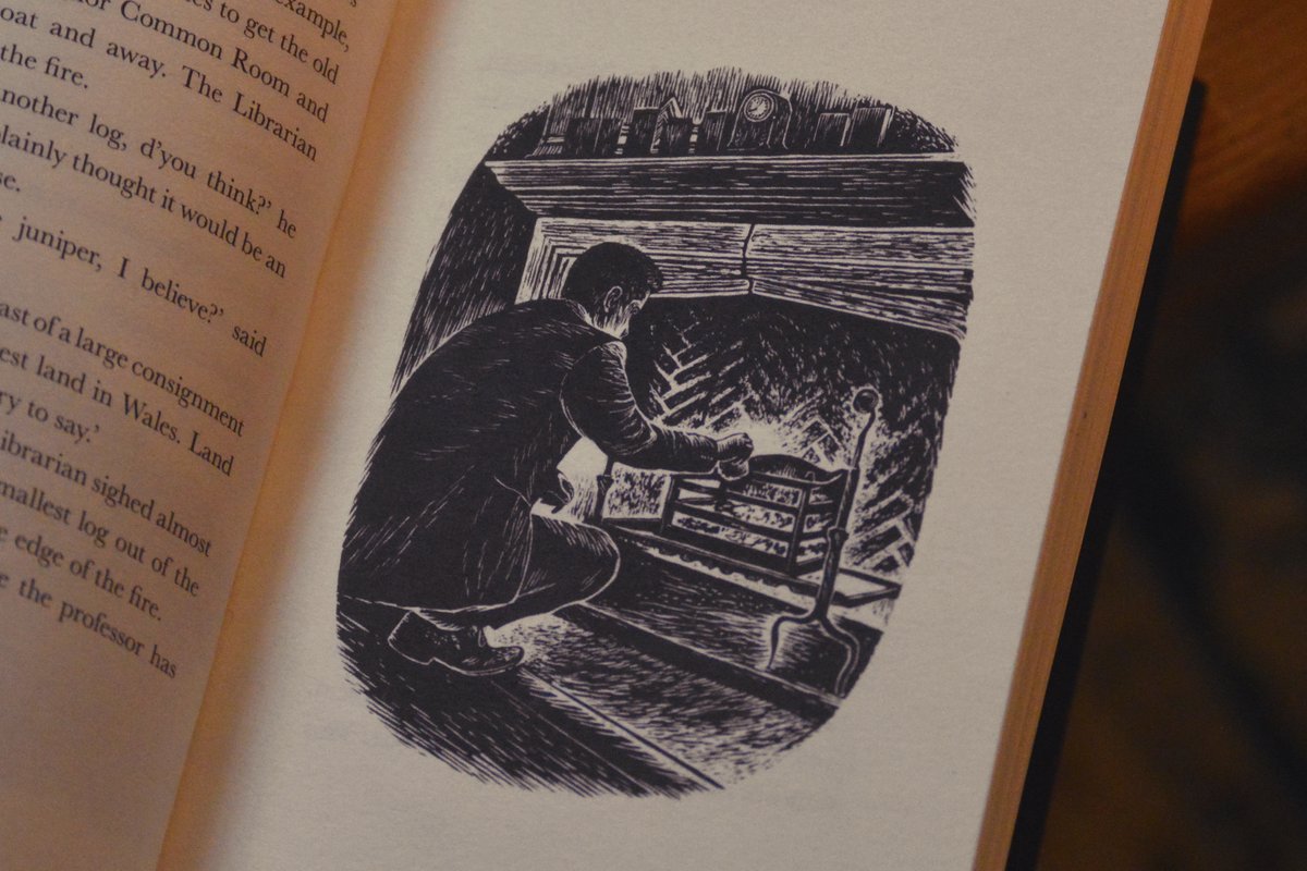 Time for ghost stories by the fire yet? 

#philippullman #thecollectors #illustration #ghoststories #hisdarkmaterials