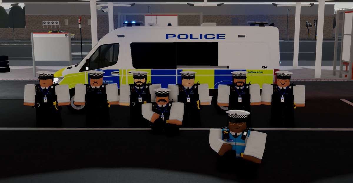 Metropolitan Police ROBLOX tweet media